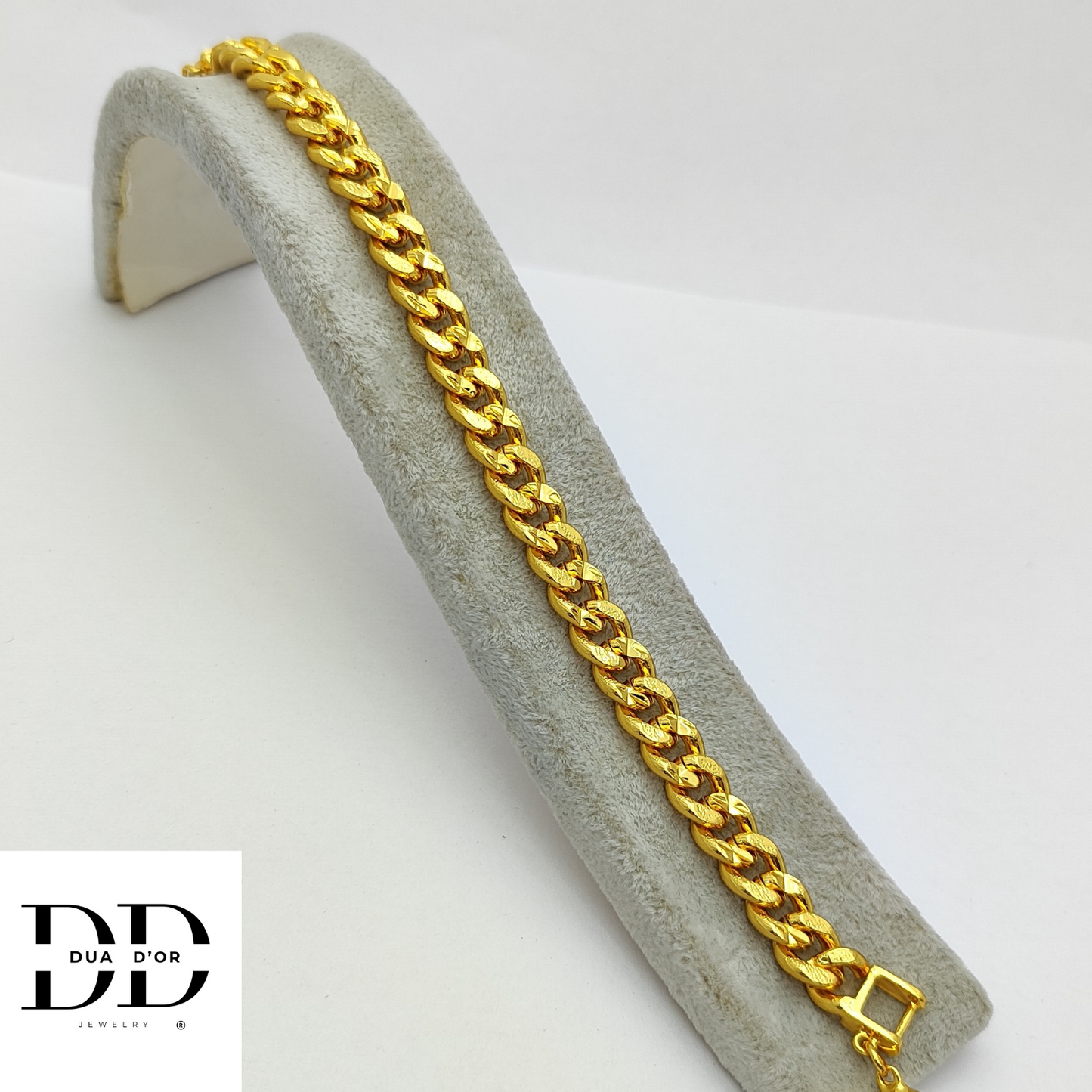 Classic Curb, Armband