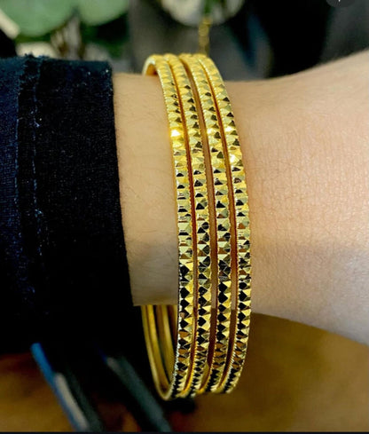 AJDA Hamered Armband