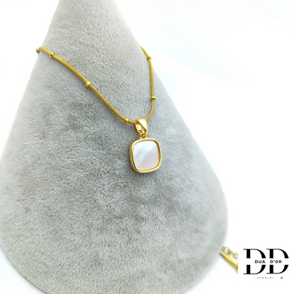 Alya Parelmoer  Halsketting,